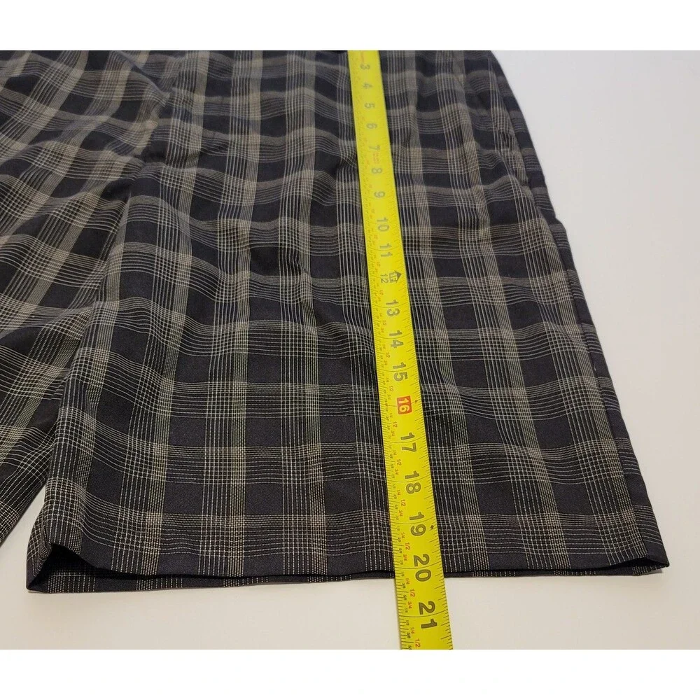 IZOD XFG Men's Plaid Golf‎ Shorts Size 34 Black Gray Polyester Performance Sport